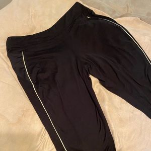 *3/$25* Tangerine Knee Length Activewear Capris